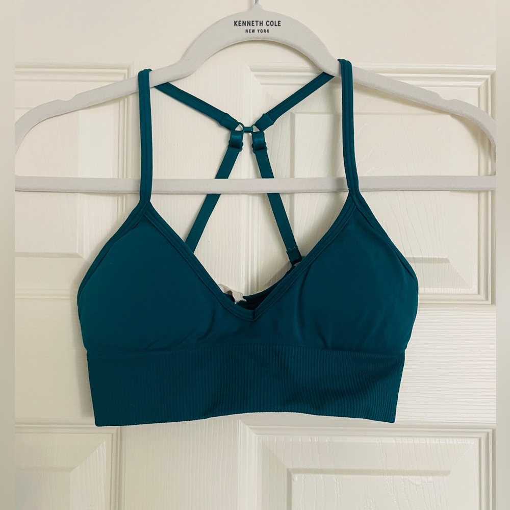Lululemon Size 4 moonlight green sport bra with pad | great condition!